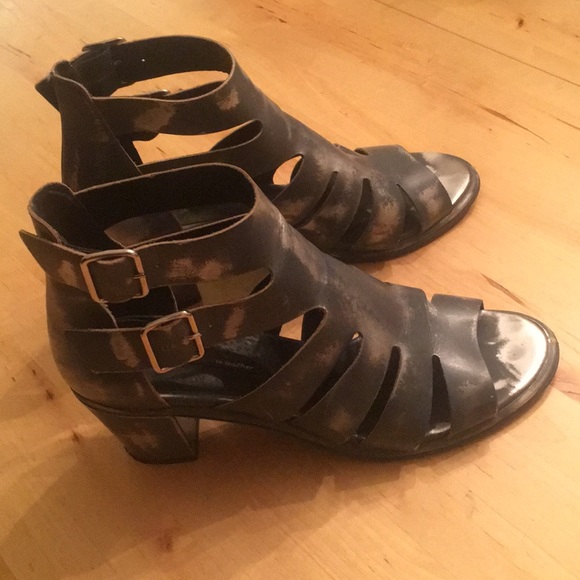 Chunky Heels - Picture 3 of 5